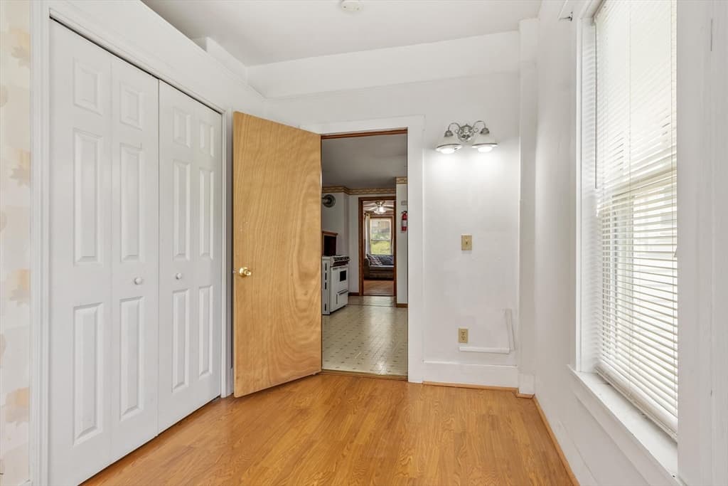 205 Pine St, Gardner MA 01440 photo 19