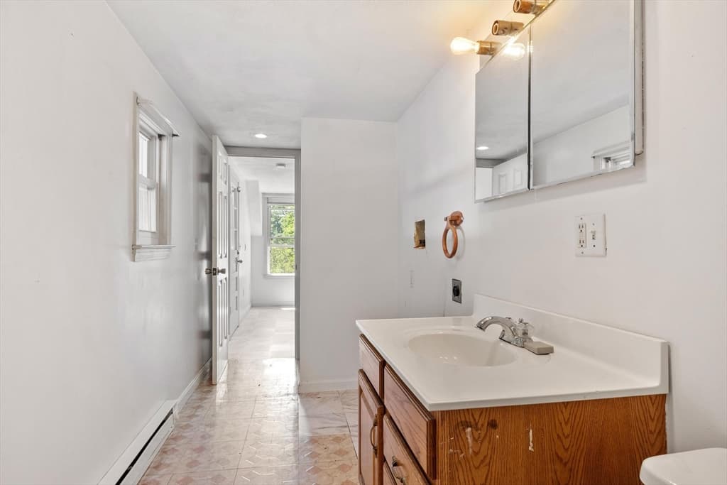 205 Pine St, Gardner MA 01440 photo 25