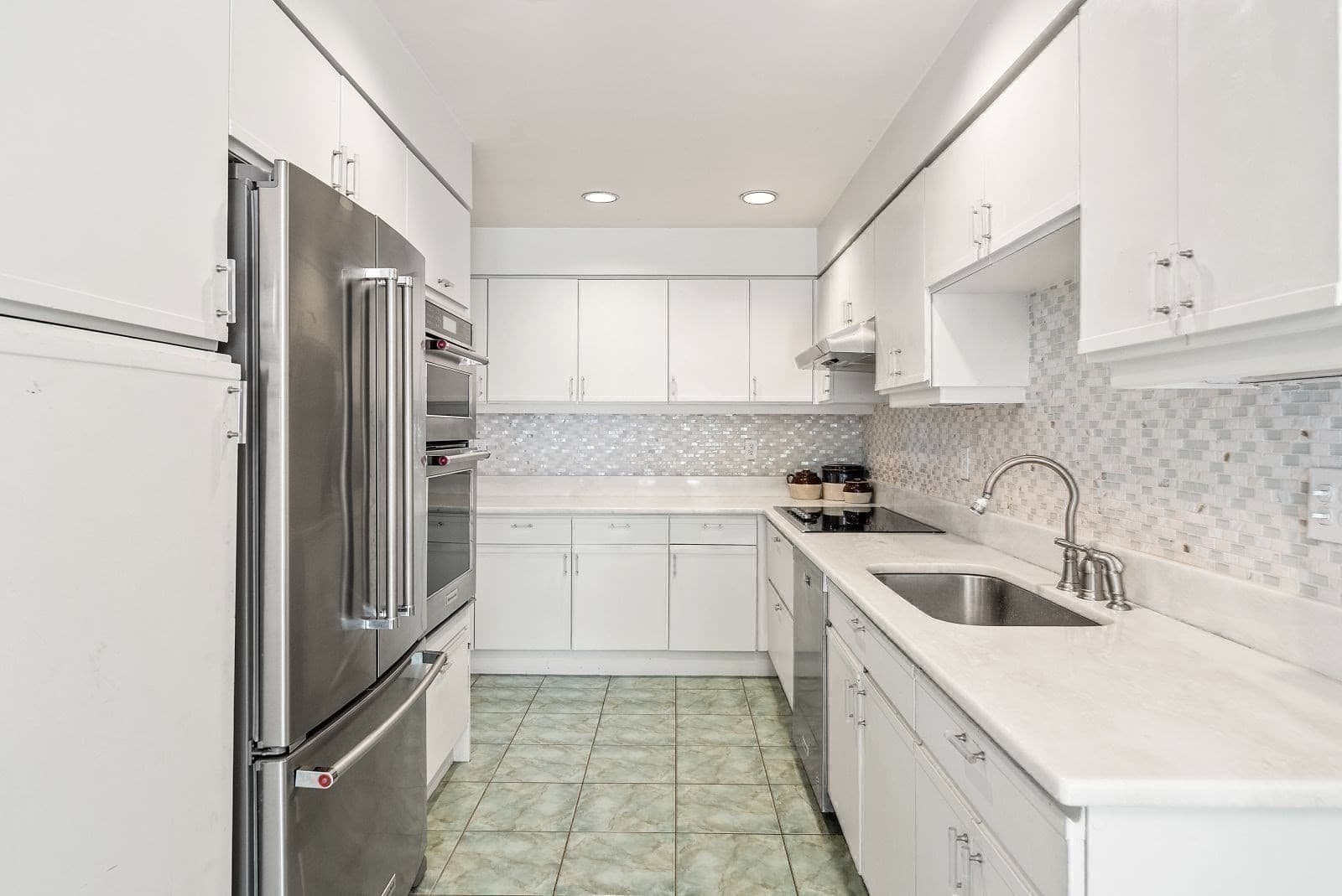 Condominium at 85 Algonquin Road # 85, Newton MA 02467, Newton, photo 13 of 42