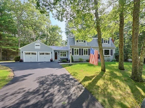 209 Highland St, Stoughton MA 02072 photo 2