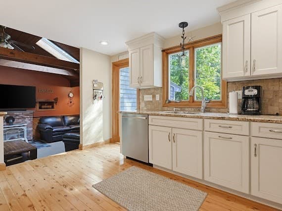 209 Highland St, Stoughton MA 02072 photo 8