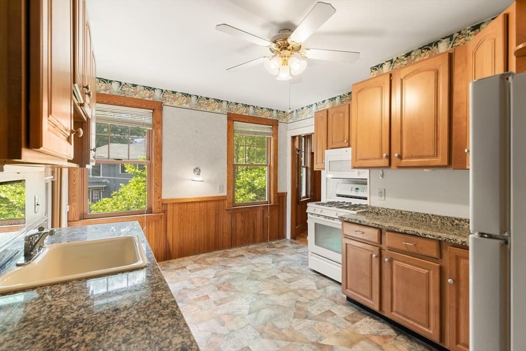 9 Spruce St, Belmont MA 02478 photo 27