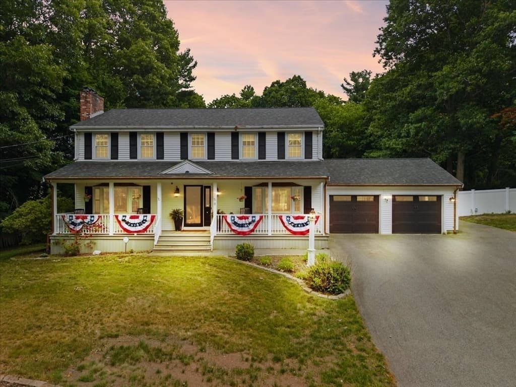 758 King St, Raynham MA 02767 photo 2