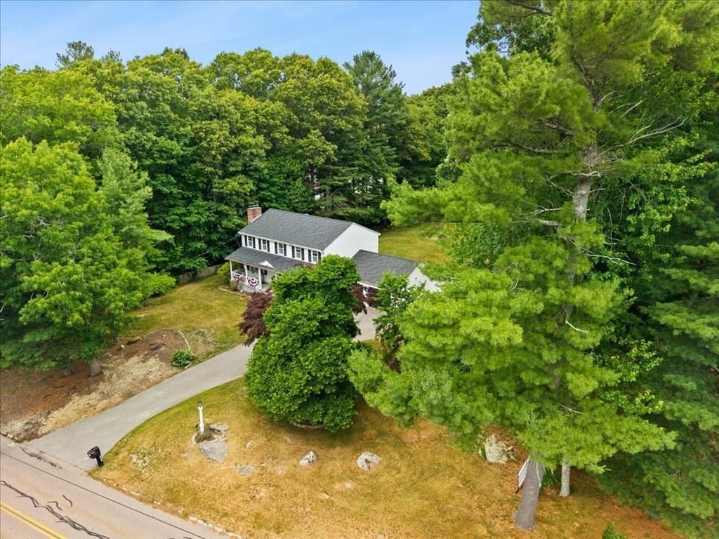 758 King St, Raynham MA 02767 photo 4