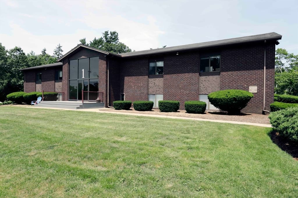 1 Welby Rd, New Bedford MA 02745