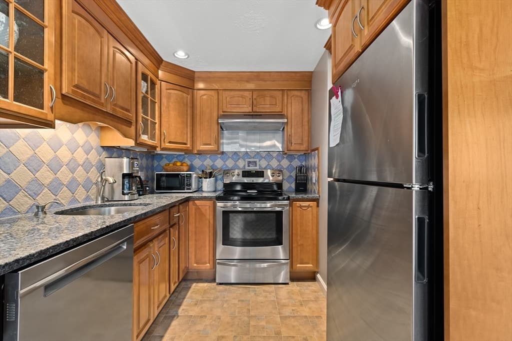 Condominium at 474 Twin Lakes Dr # 474, Halifax MA 02338, Halifax, photo 6 of 23