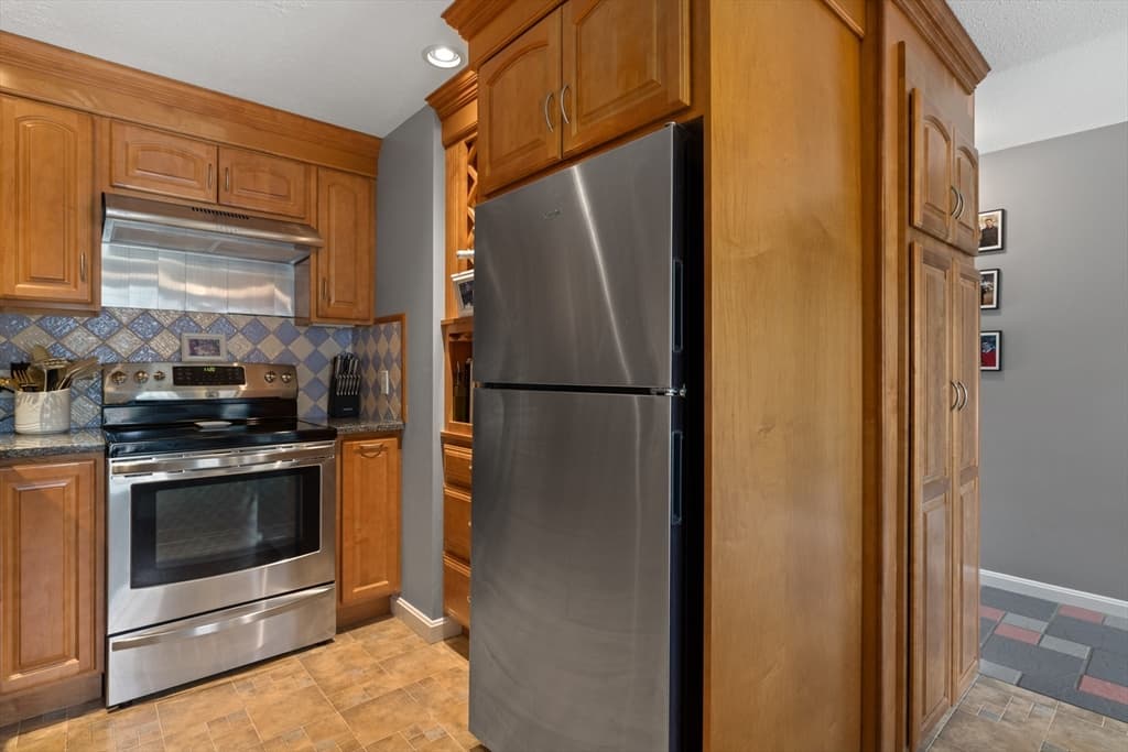 Condominium at 474 Twin Lakes Dr # 474, Halifax MA 02338, Halifax, photo 8 of 23