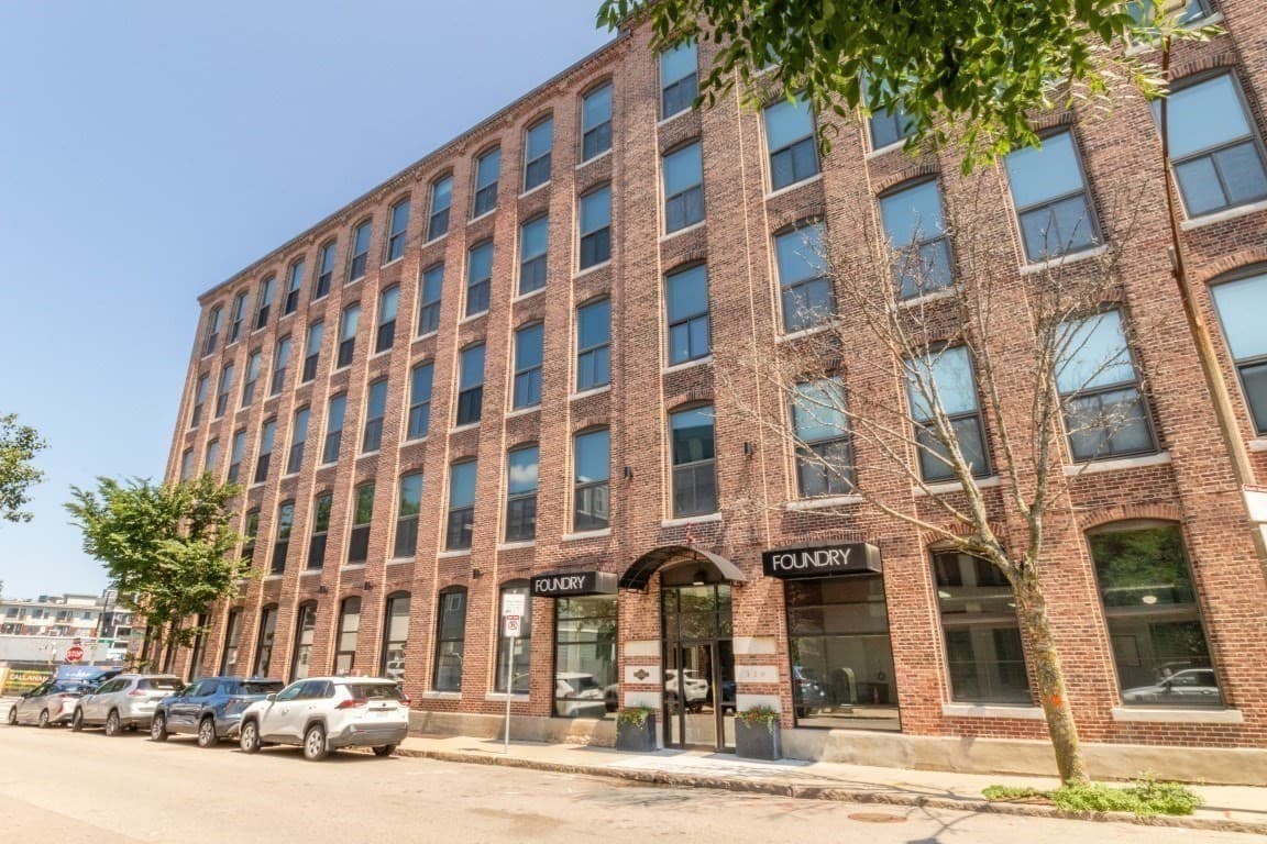 Condominium at 320 W 2nd St # 303, Boston MA 02127, photo 14 of 17