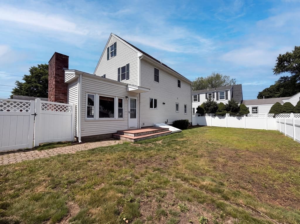 4 Macarthur Cir, Peabody MA 01960 photo 6