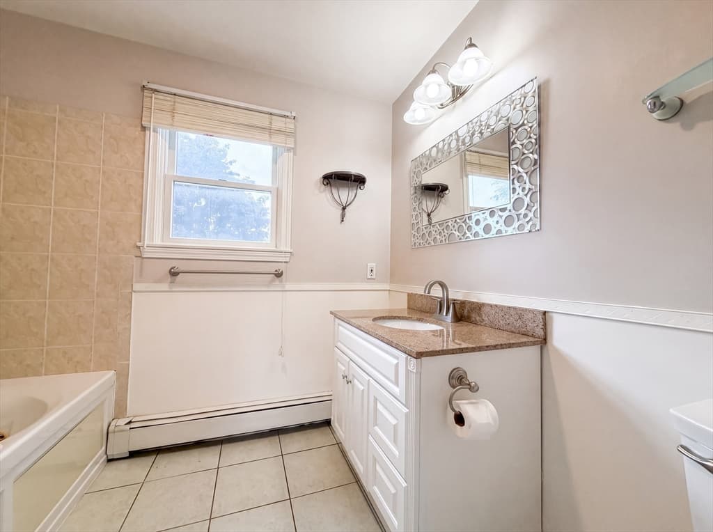 4 Macarthur Cir, Peabody MA 01960 photo 16