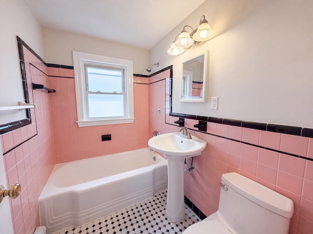 4 Macarthur Cir, Peabody MA 01960 photo 12