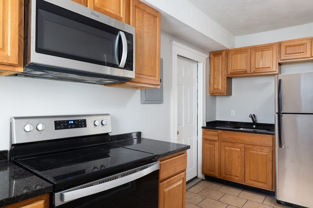 77 Green Street, Lynn MA 01902 photo 11
