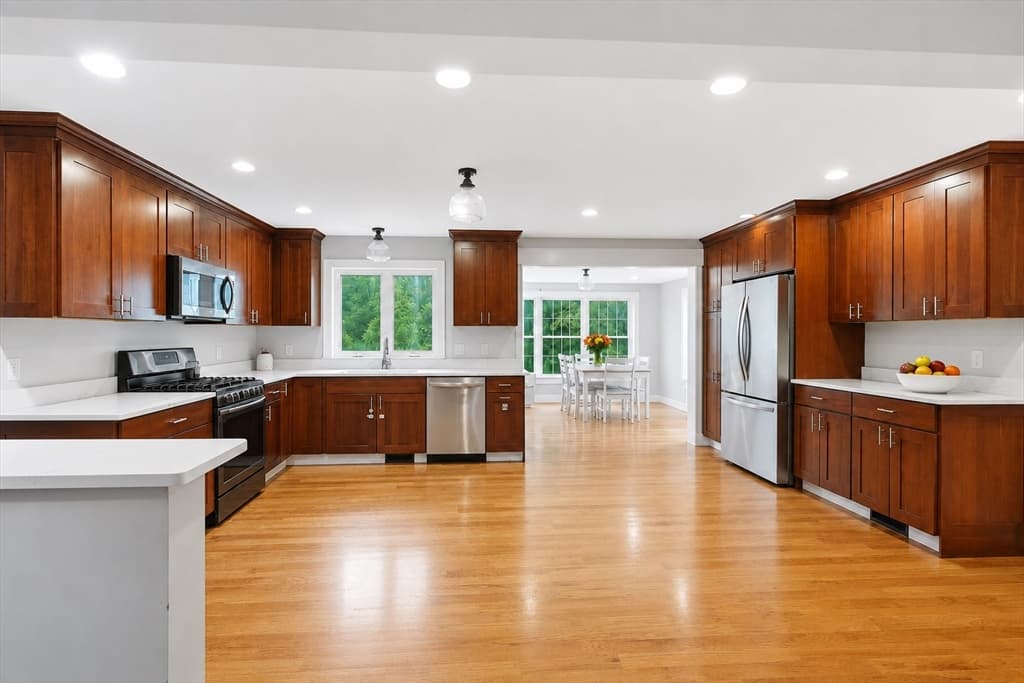 760 Liberty St, Braintree MA 02184 photo 3