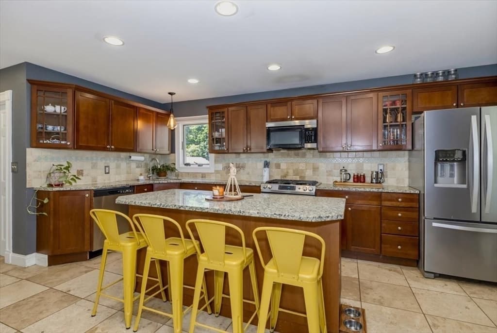 294 Wentworth Ave, Lowell MA 01852 photo 10