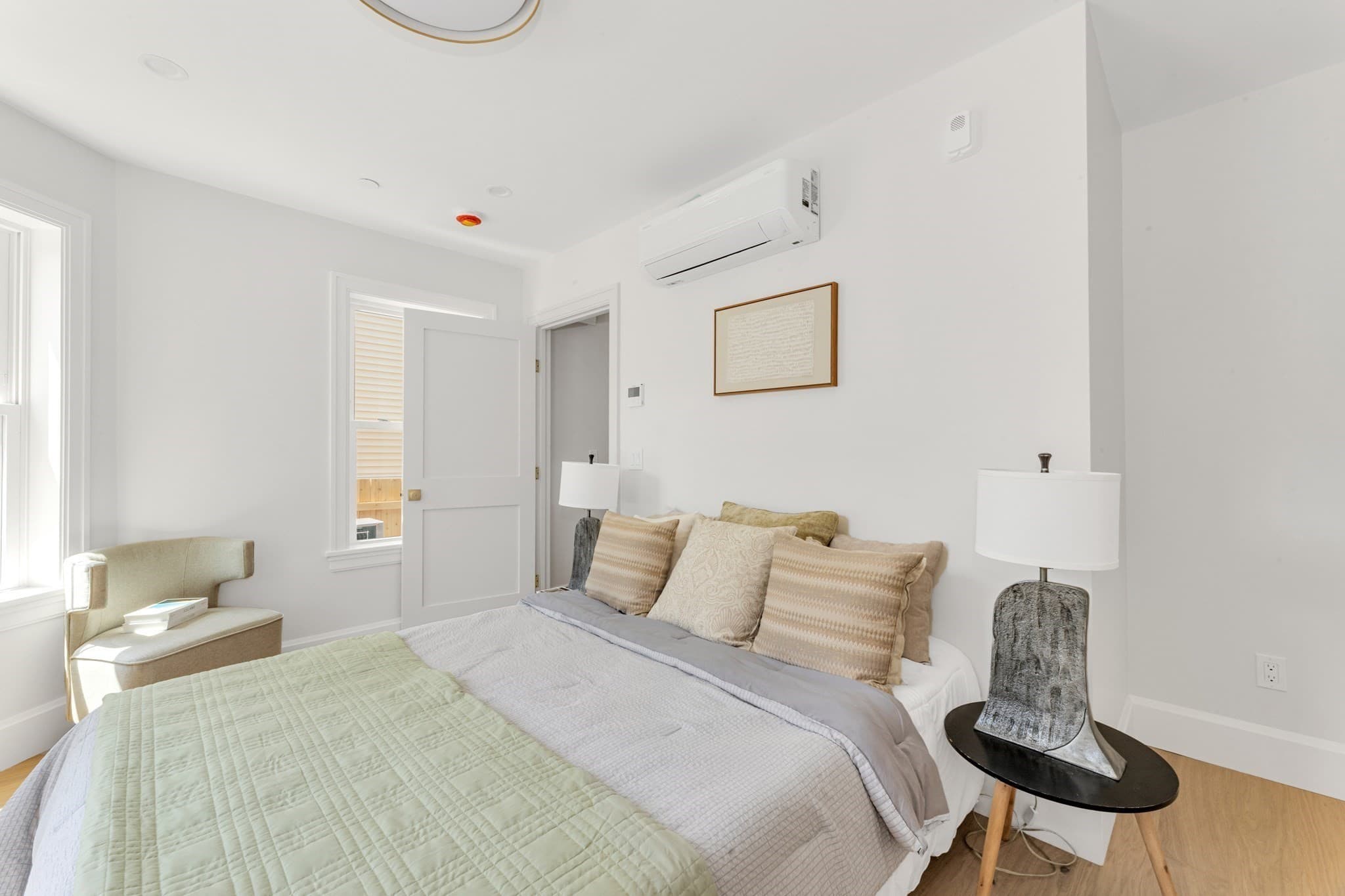 Condominium at 3915 Washington Street # 1, Boston MA 02131, Boston, photo 7 of 13