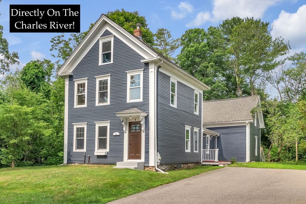 4 Shaw St, Medway MA 02053