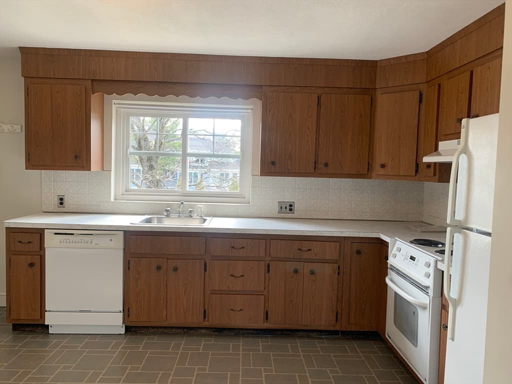 145 Emerson Gardens Rd # 145, Lexington MA 02420 photo 11