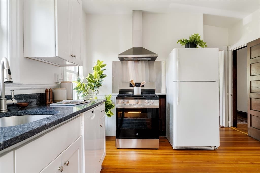 328 Huron Avenue, Cambridge MA 02138 photo 9