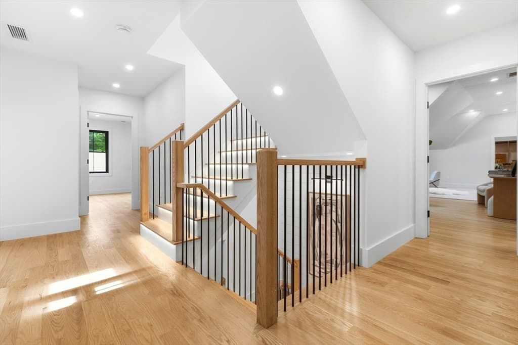 4 Foster Rd, Burlington MA 01803 photo 16