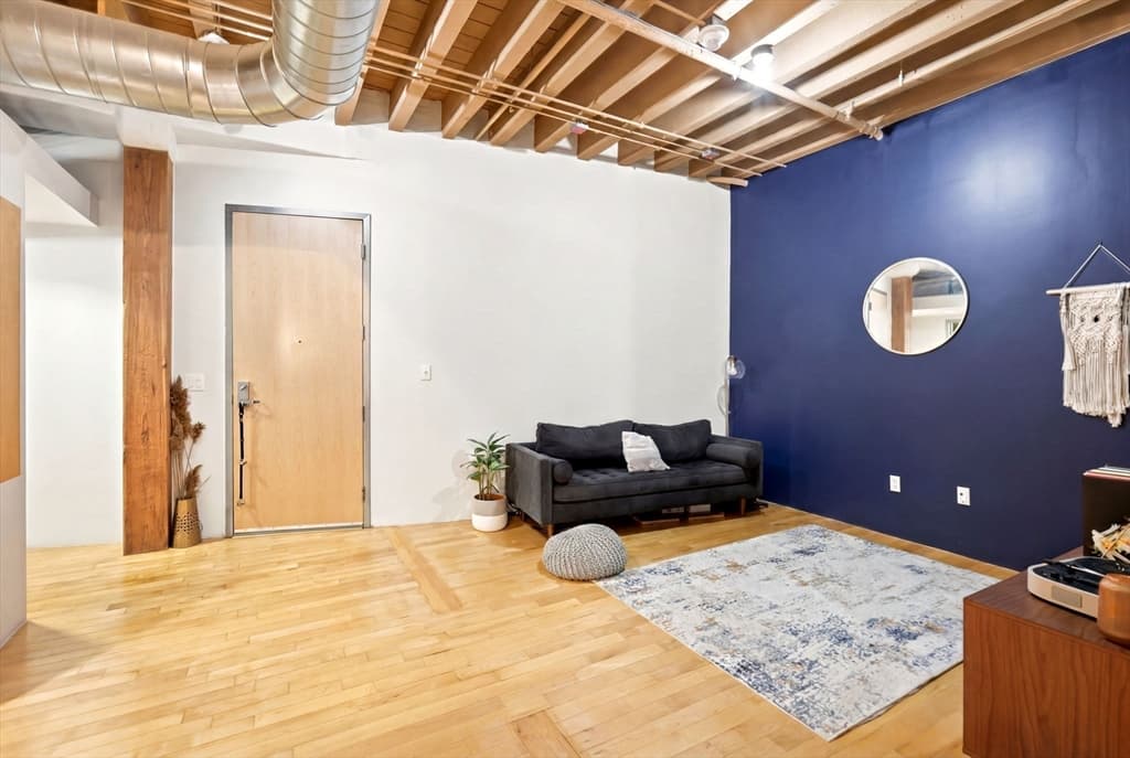 Condominium at 111 Beach St # 3B, Boston MA 02111, Boston, photo 4 of 32