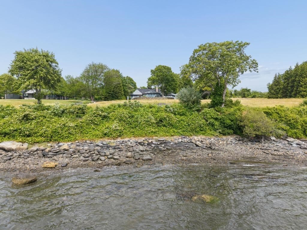 683 Neck Road, Tiverton RI 02878 photo 6