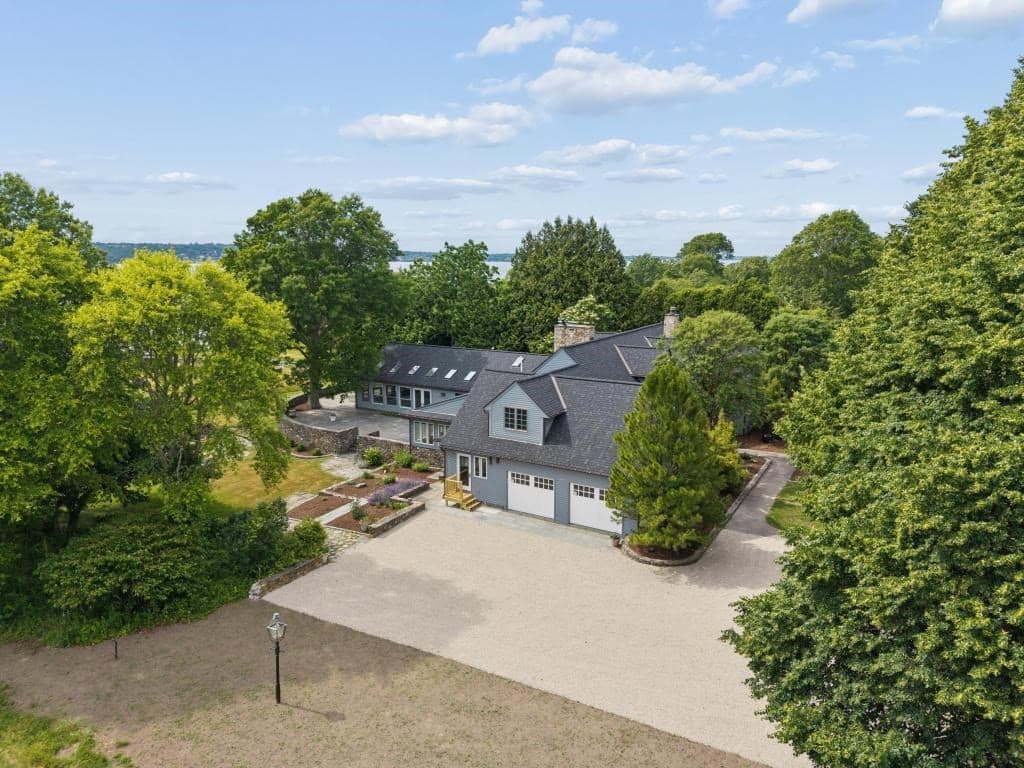 683 Neck Road, Tiverton RI 02878 photo 9