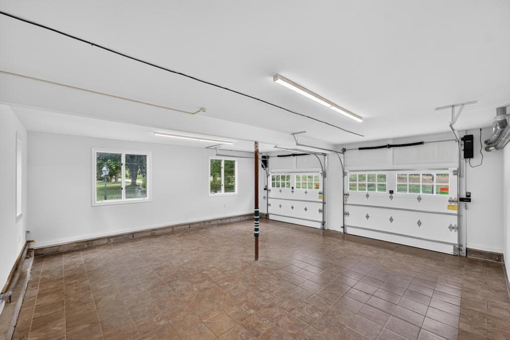 683 Neck Road, Tiverton RI 02878 photo 30