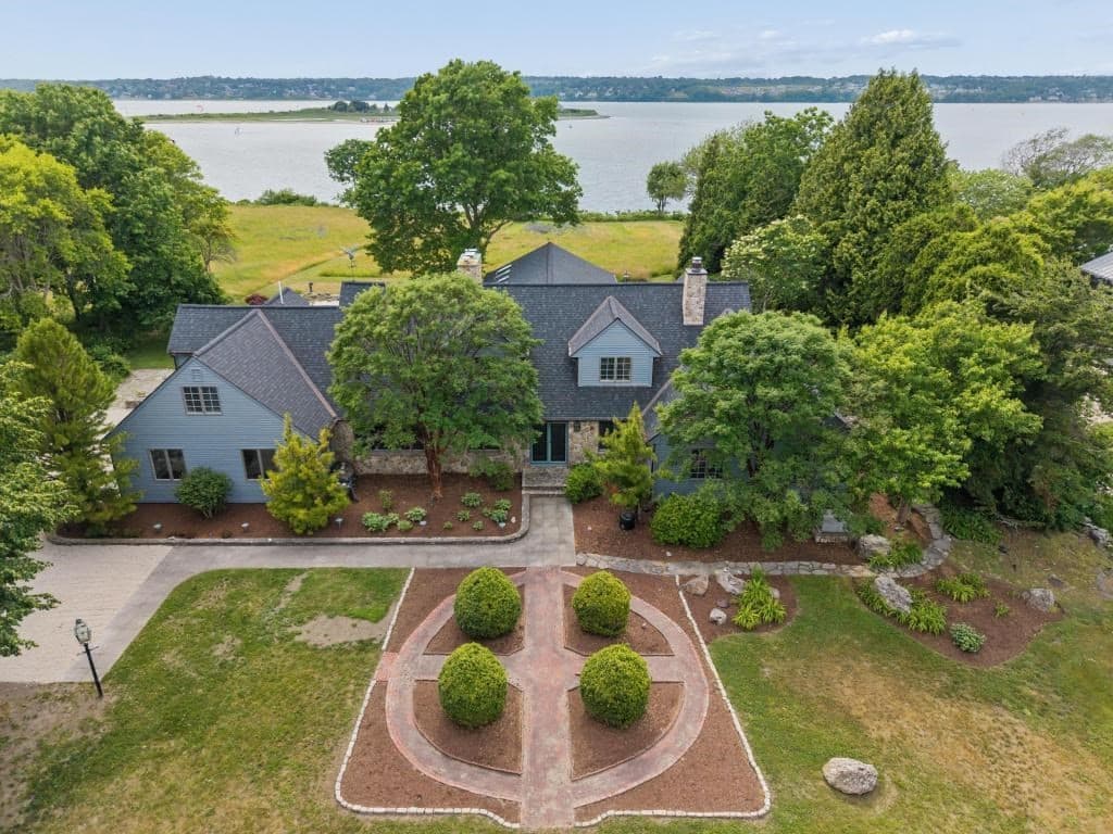 683 Neck Road, Tiverton RI 02878 photo 11