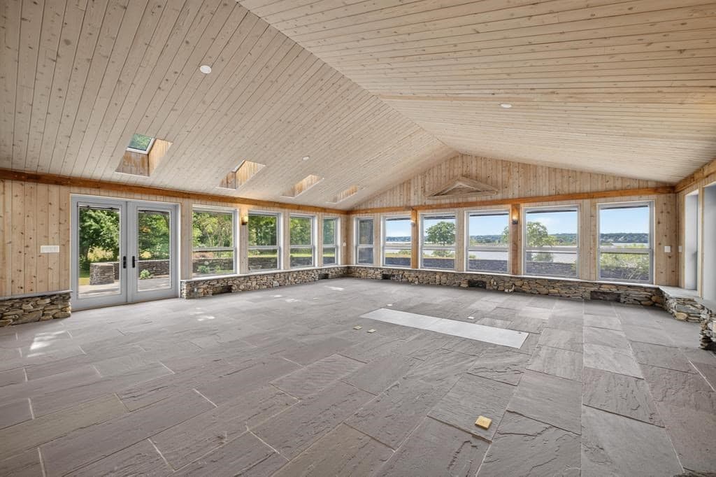 683 Neck Road, Tiverton RI 02878 photo 35