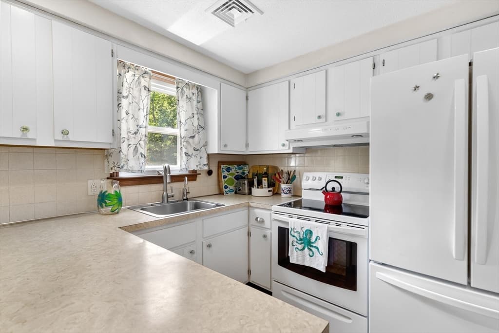90 Village Ln, Wellfleet MA 02667 photo 12
