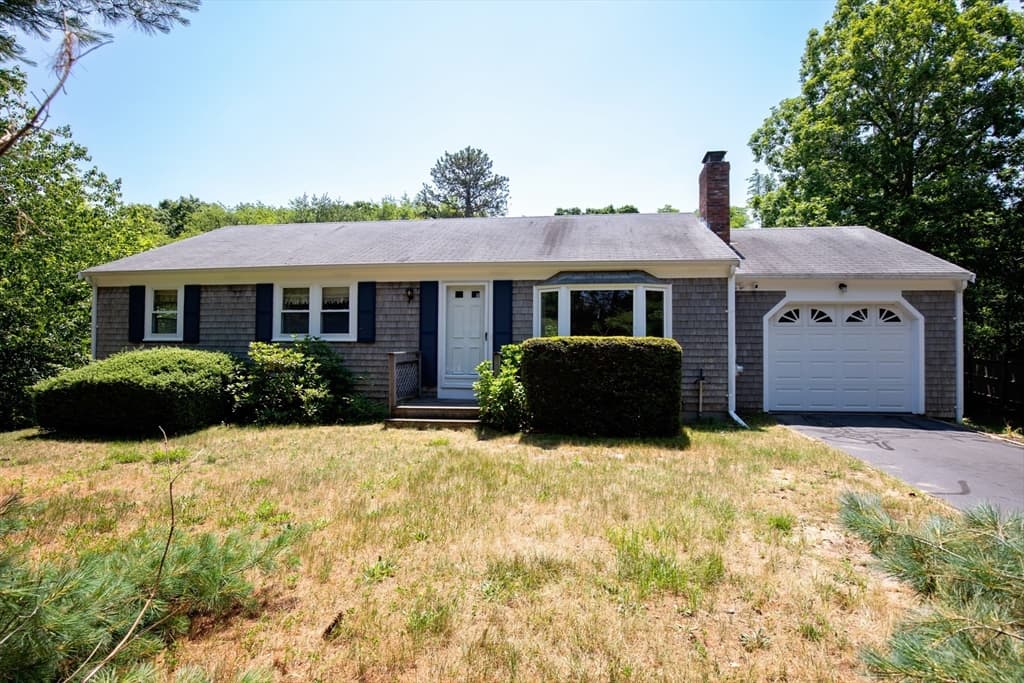 90 Village Ln, Wellfleet MA 02667