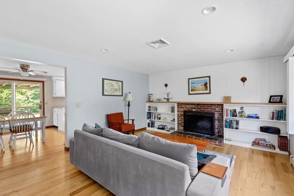 90 Village Ln, Wellfleet MA 02667 photo 4