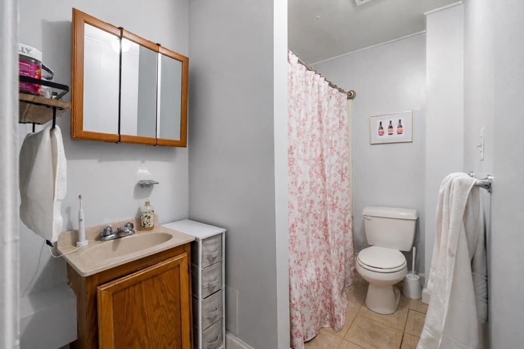 3 Family at 48 H Street, Boston MA 02127, Boston, photo 7 of 19