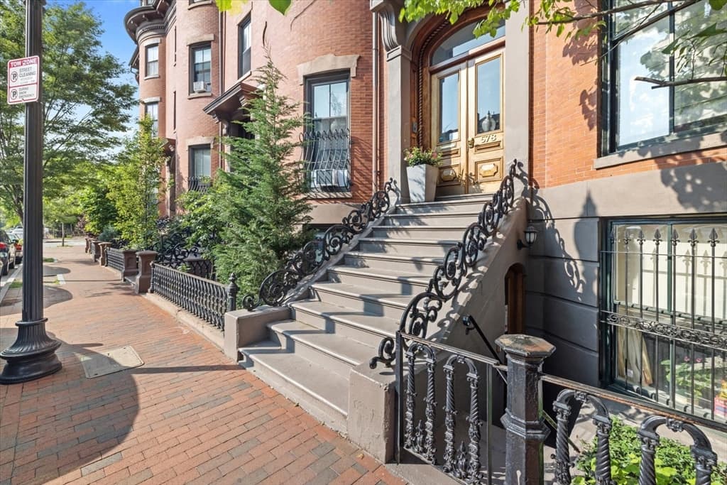 578 Massachusetts Ave # 3, Boston MA 02118 photo 2