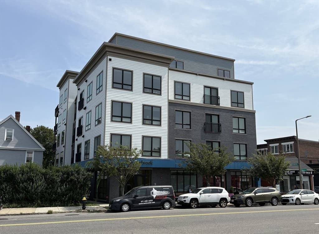 Condominium at 214 Market St # 405, Boston MA 02135, Boston, photo 2 of 21