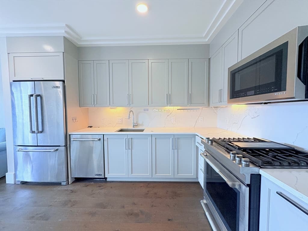 Condominium at 214 Market St # 405, Boston MA 02135, Boston, photo 6 of 21