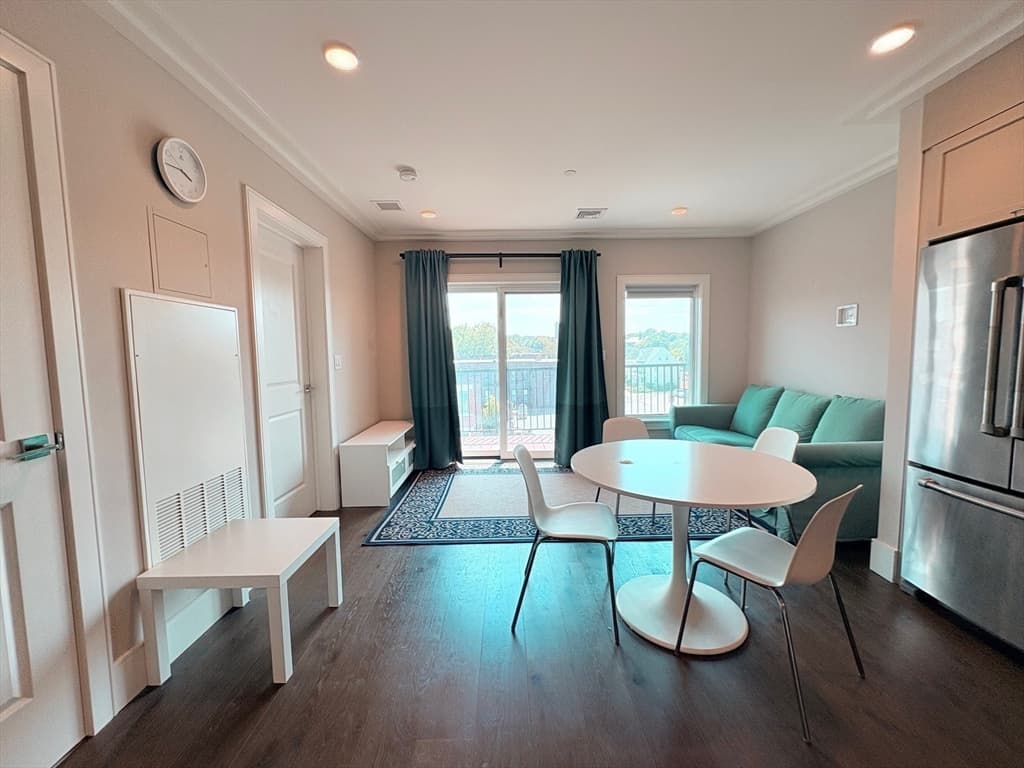 Condominium at 214 Market St # 405, Boston MA 02135, Boston, photo 10 of 21