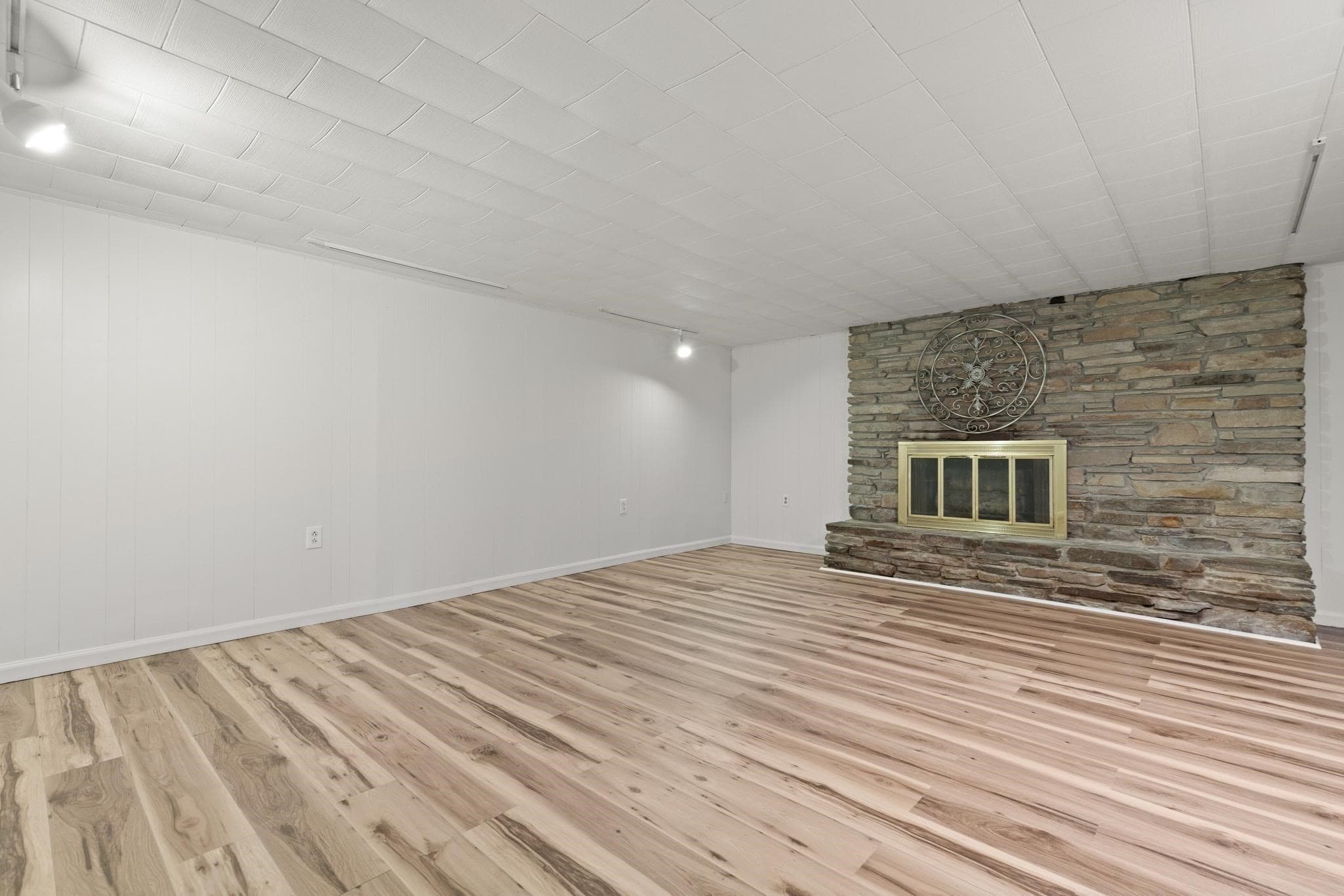 Single Family Residence at 5 Woodland Drive, Paxton MA 01612, Paxton, photo 29 of 40