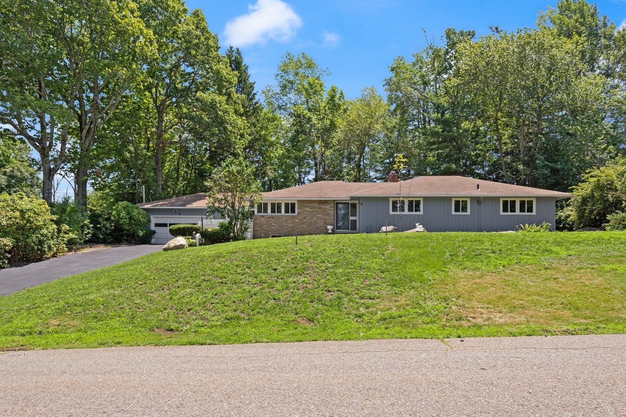 Single Family Residence at 5 Woodland Drive, Paxton MA 01612, Paxton, photo 4 of 40