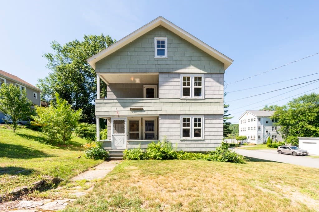 17 Hunnewell Rd, Worcester MA 01606