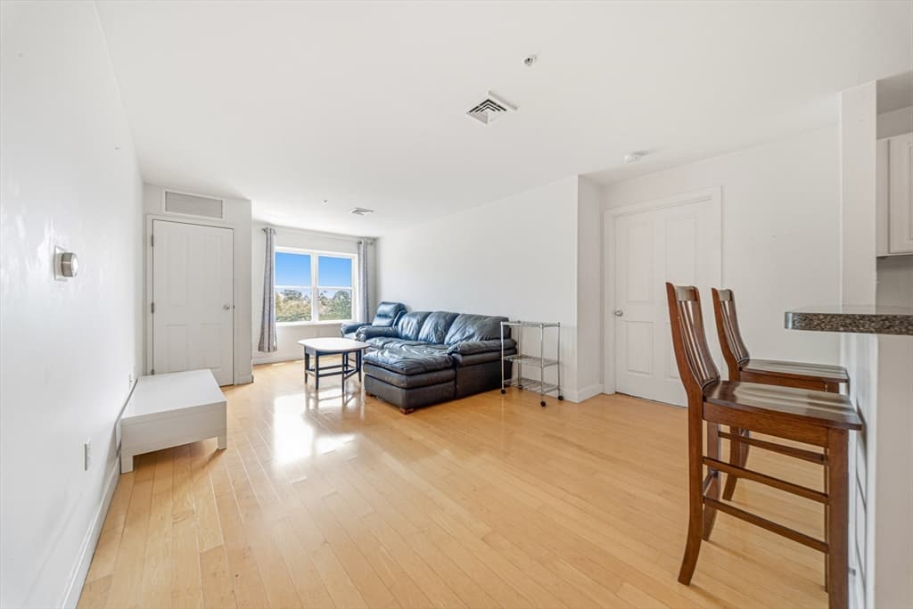 30 Franklin St # 312, Malden MA 02148 photo 4
