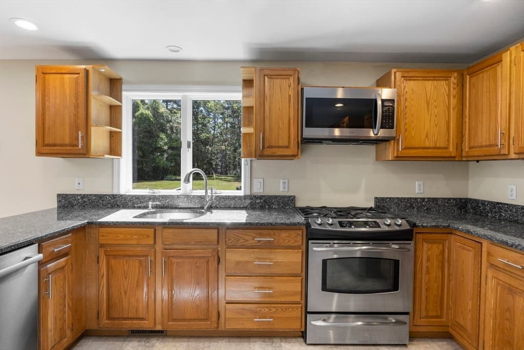 12 S Sandwich Rd, Sandwich MA 02563 photo 12