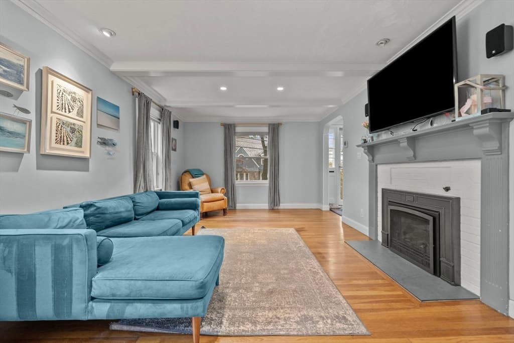 12 Chester St, Arlington MA 02476 photo 4