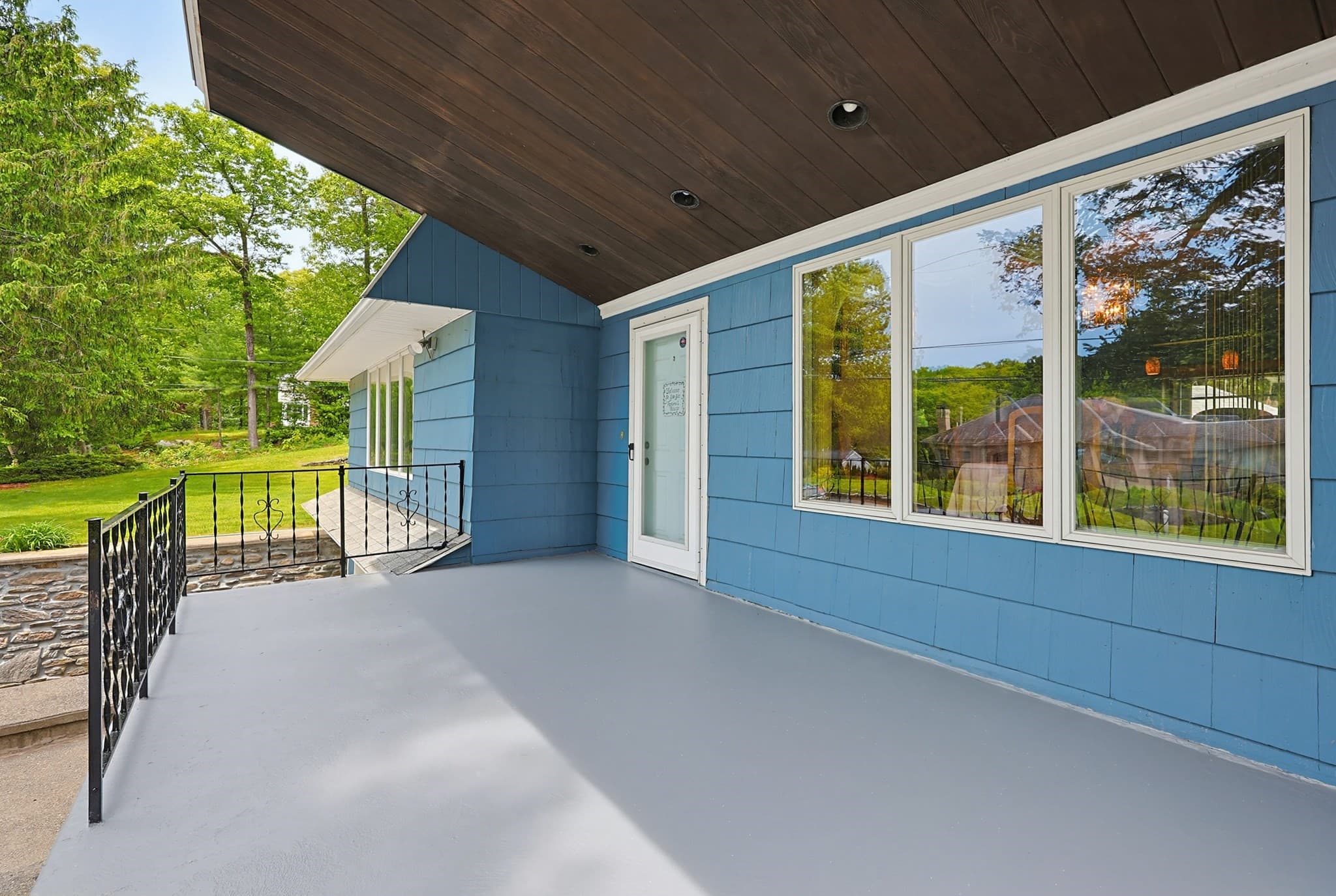 Single Family Residence at 251 Millbury St, Auburn MA 01501, Auburn, photo 5 of 42