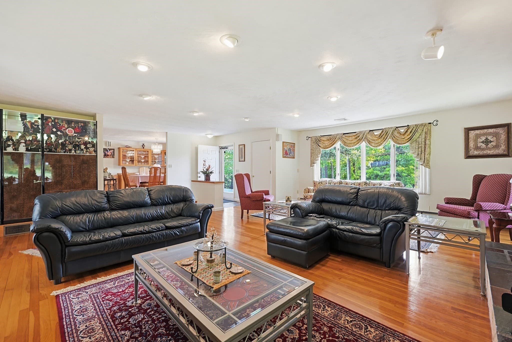Single Family Residence at 251 Millbury St, Auburn MA 01501, Auburn, photo 10 of 42