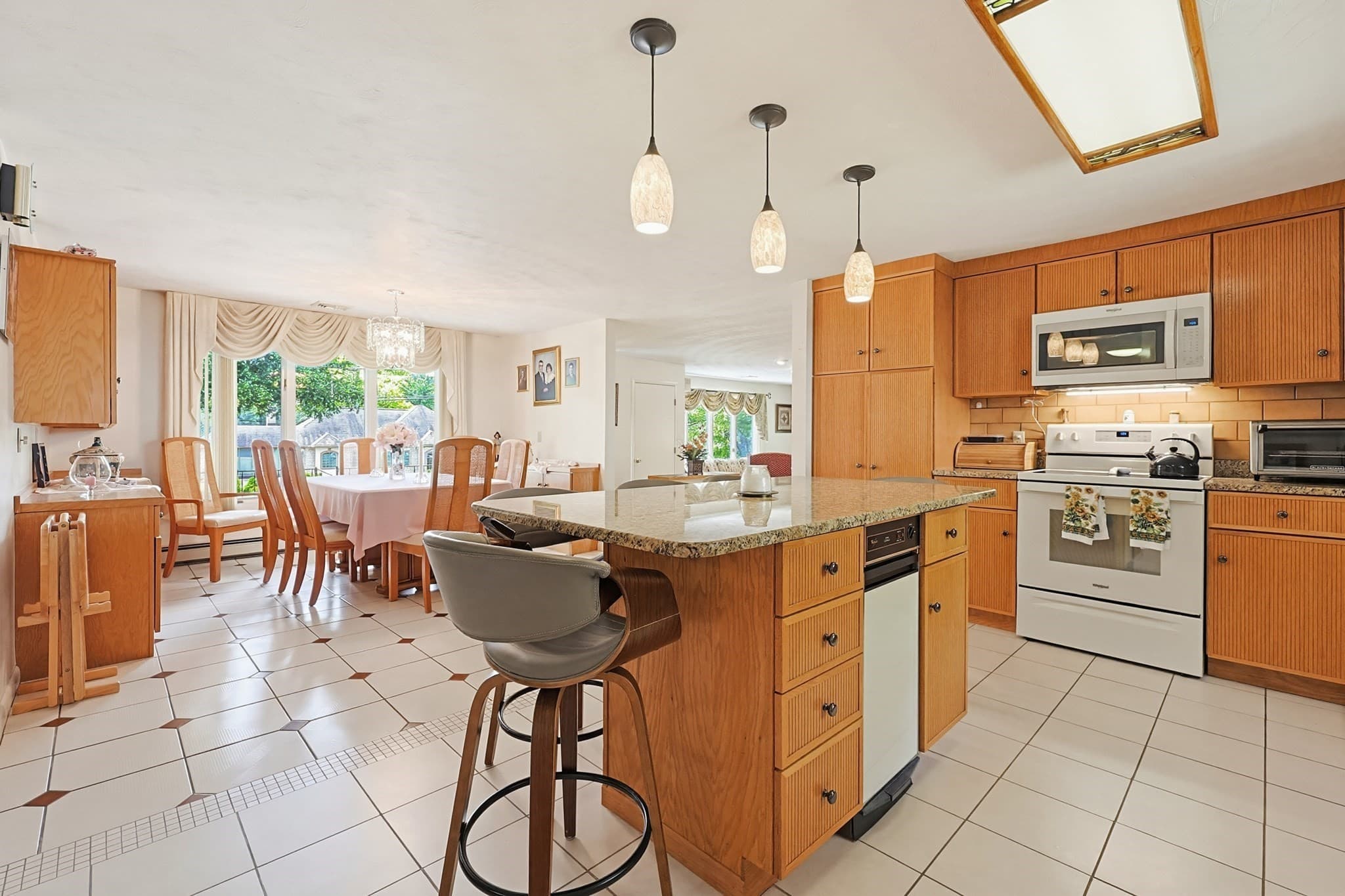 Single Family Residence at 251 Millbury St, Auburn MA 01501, Auburn, photo 14 of 42