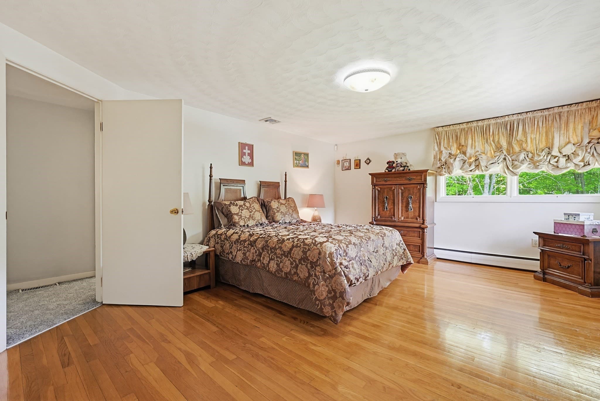 Single Family Residence at 251 Millbury St, Auburn MA 01501, Auburn, photo 18 of 42