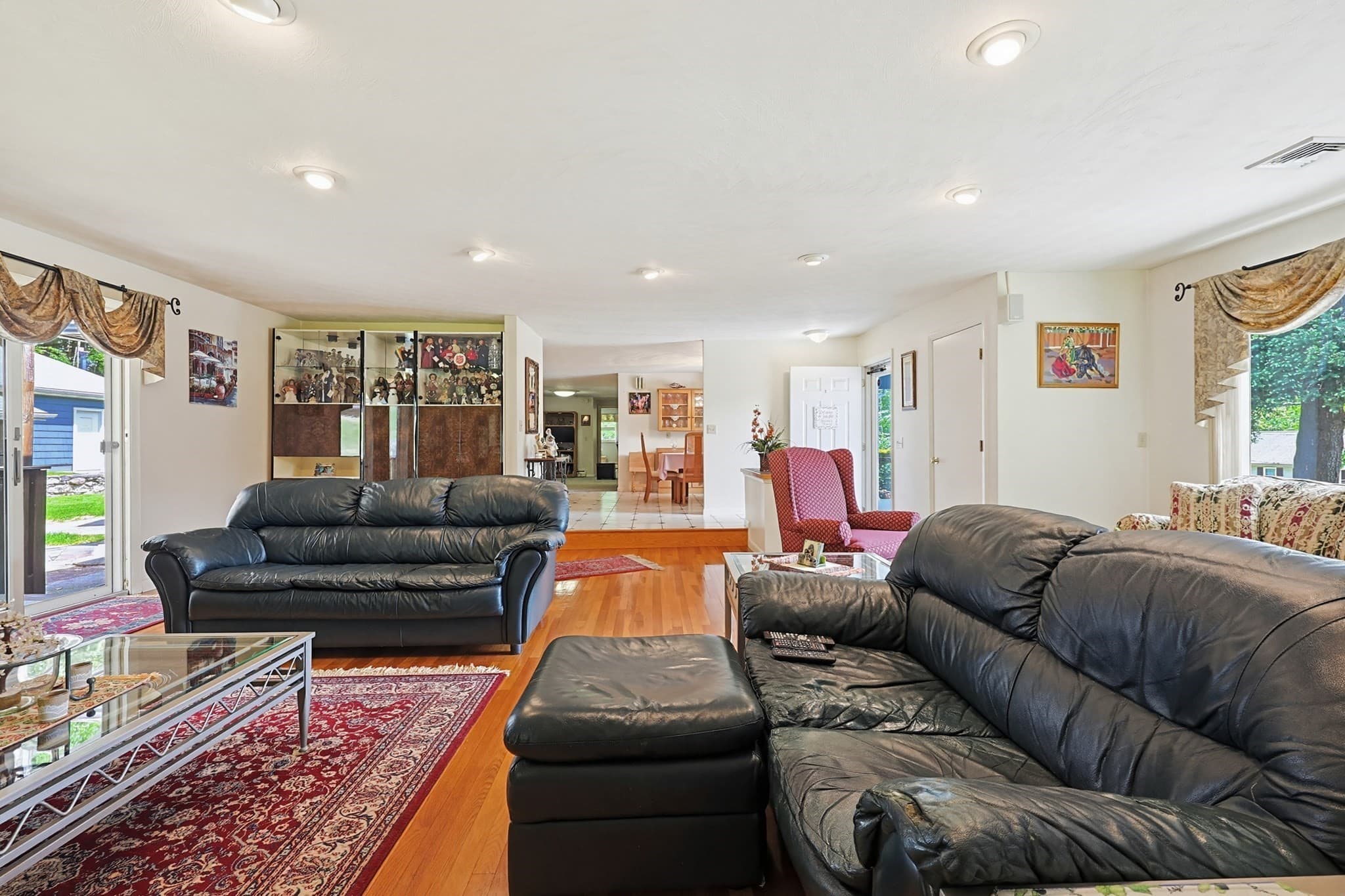 Single Family Residence at 251 Millbury St, Auburn MA 01501, Auburn, photo 11 of 42