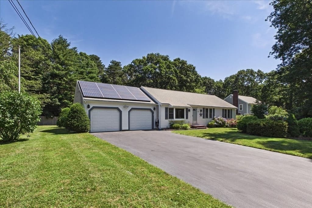 23 Joe Jay Ln, Sandwich MA 02563 photo 2