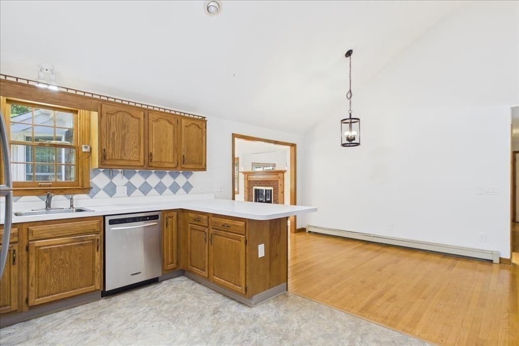 23 Joe Jay Ln, Sandwich MA 02563 photo 3